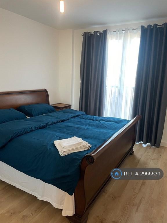 Flat Shipman Road in Greater London