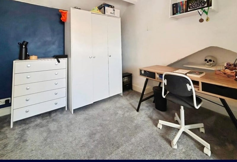Room Pitt Street West in Barnsley