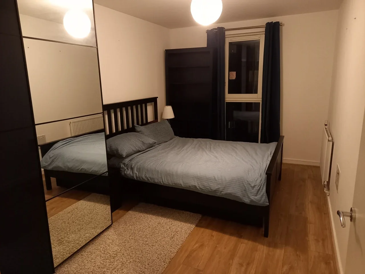 Flat Connersville Way in Greater London