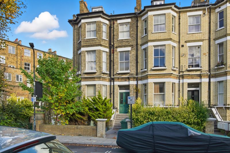 Flat Crossfield Road in Greater London