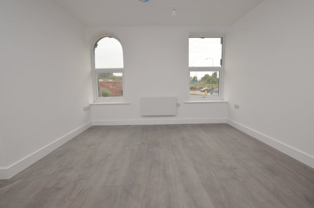 Flat Walthew Lane in Wigan