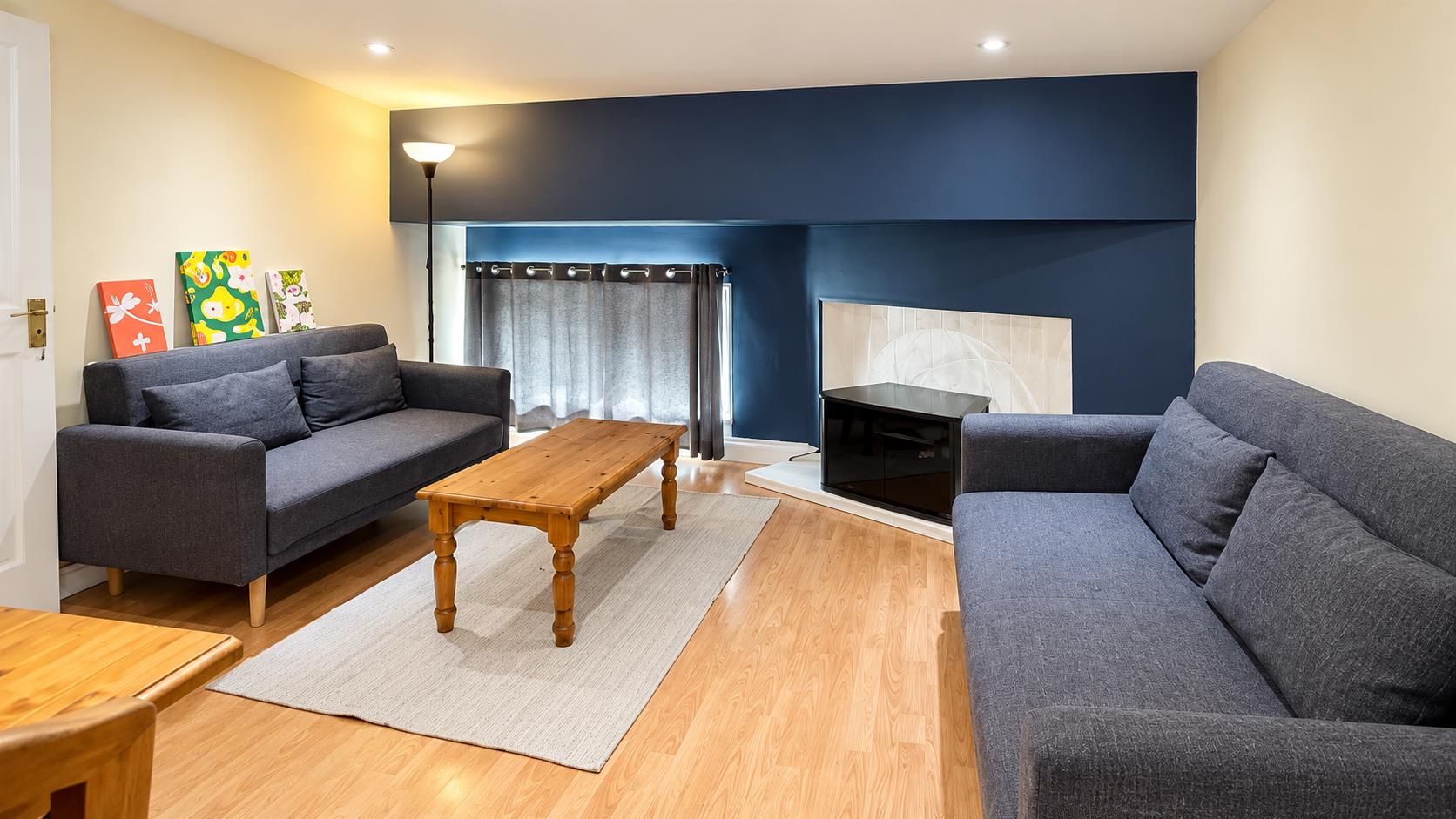 Flat West End Lane in Greater London