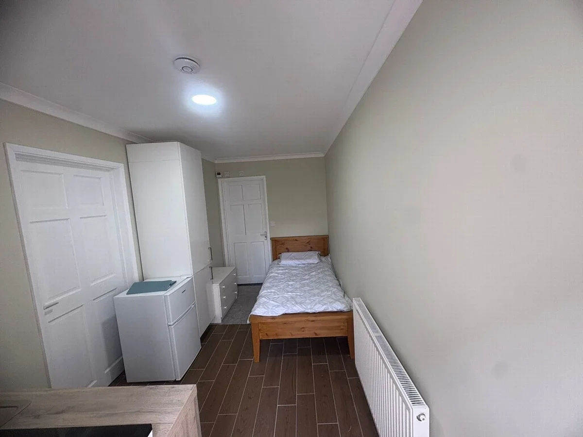 Room Eastern Avenue in Greater London