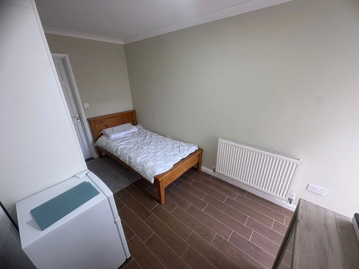 Room Eastern Avenue in Greater London