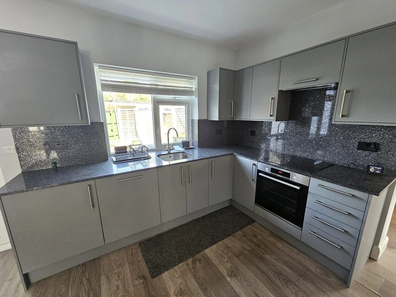 Flat Vicar's Close in Greater London