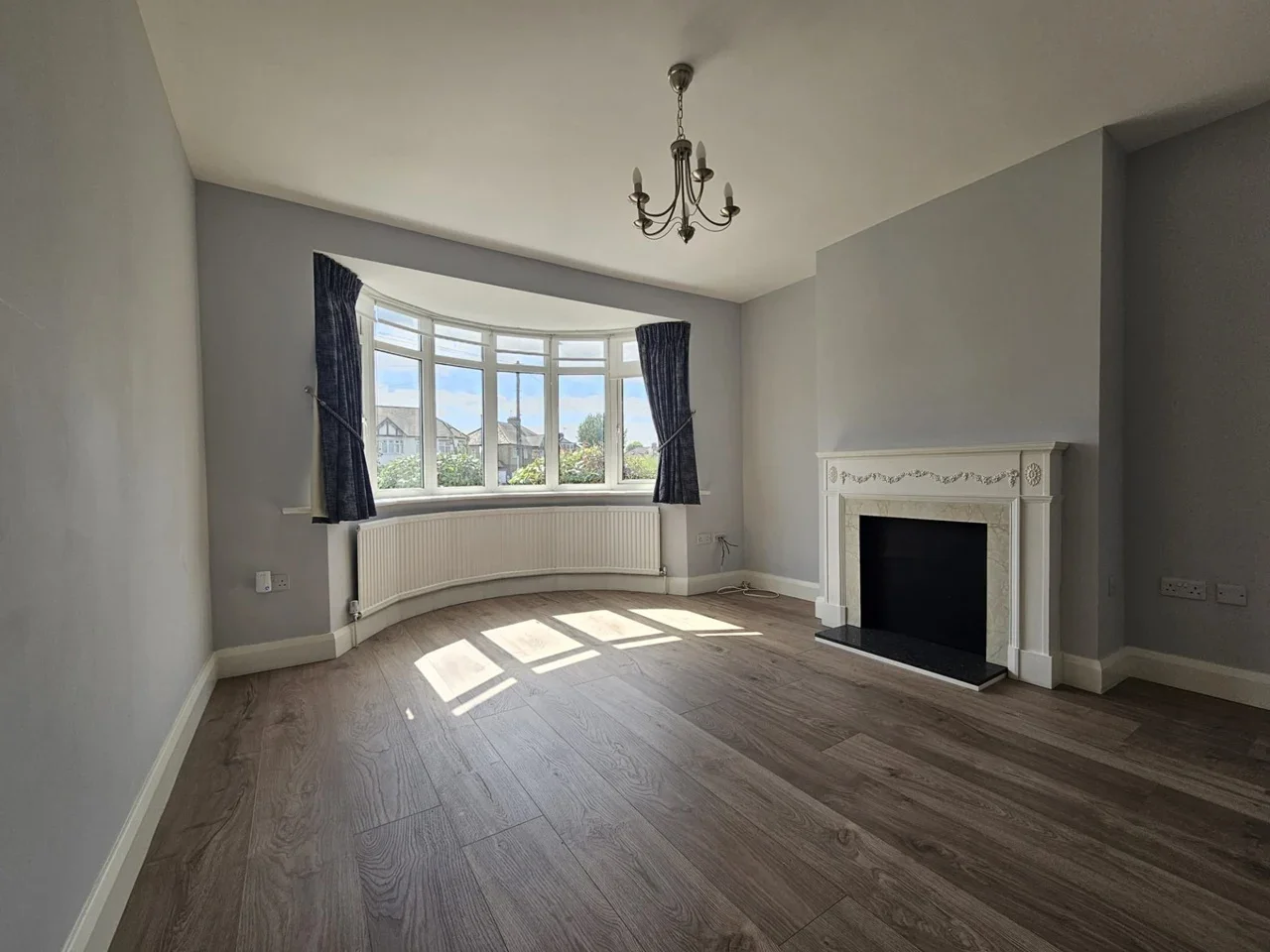 Flat Vicar's Close in Greater London