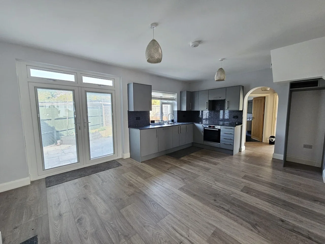 Flat Vicar's Close in Greater London