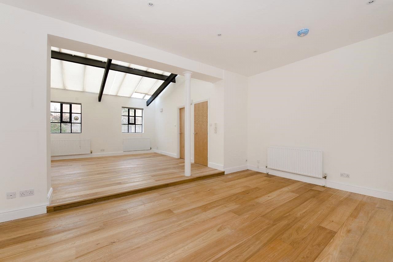 Flat Orleston Mews in Greater London