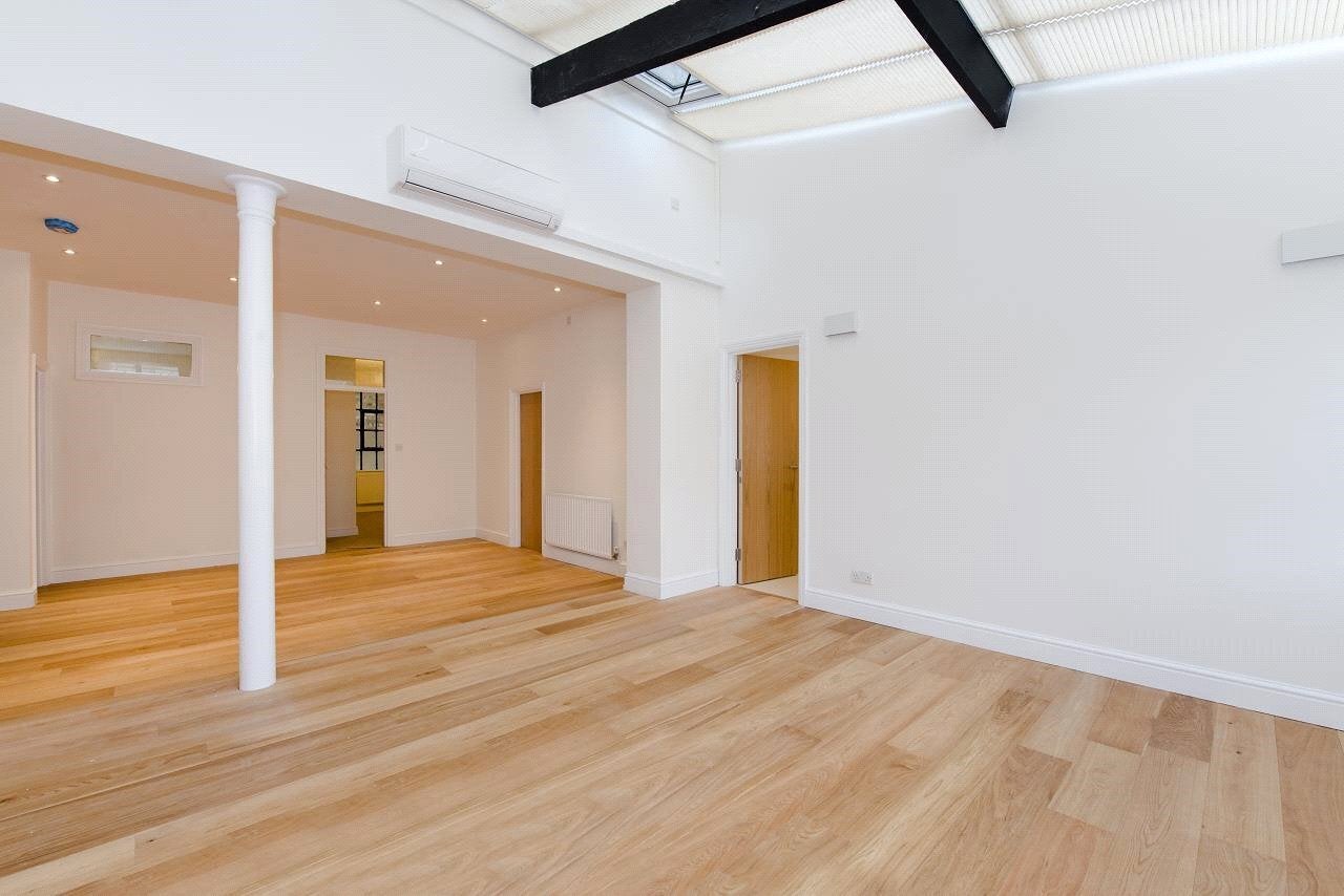Flat Orleston Mews in Greater London