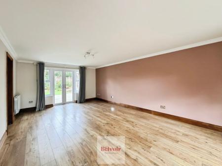 House Prince Henrys Close in Wychavon