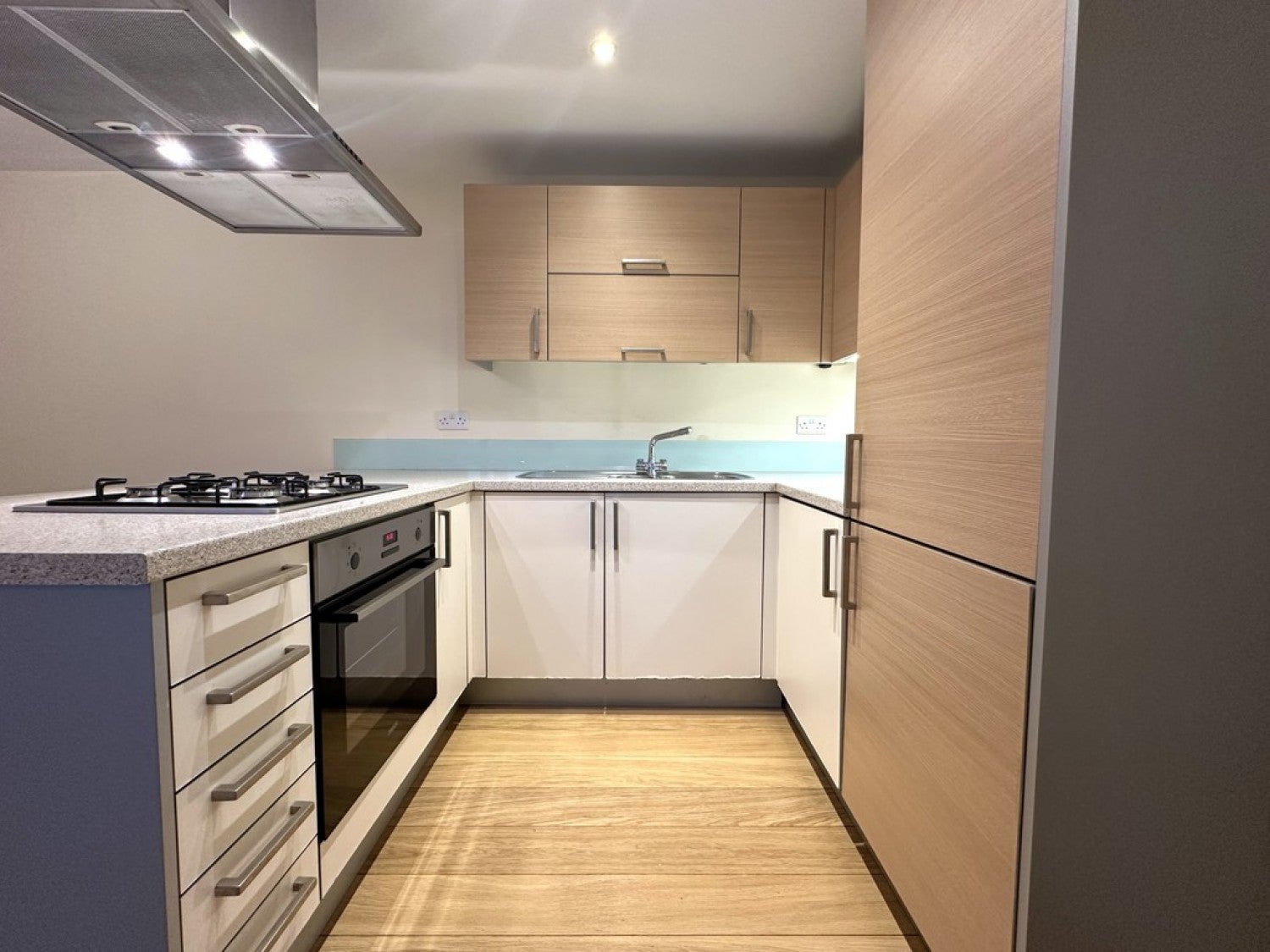 Flat Clarendon Way in Colchester