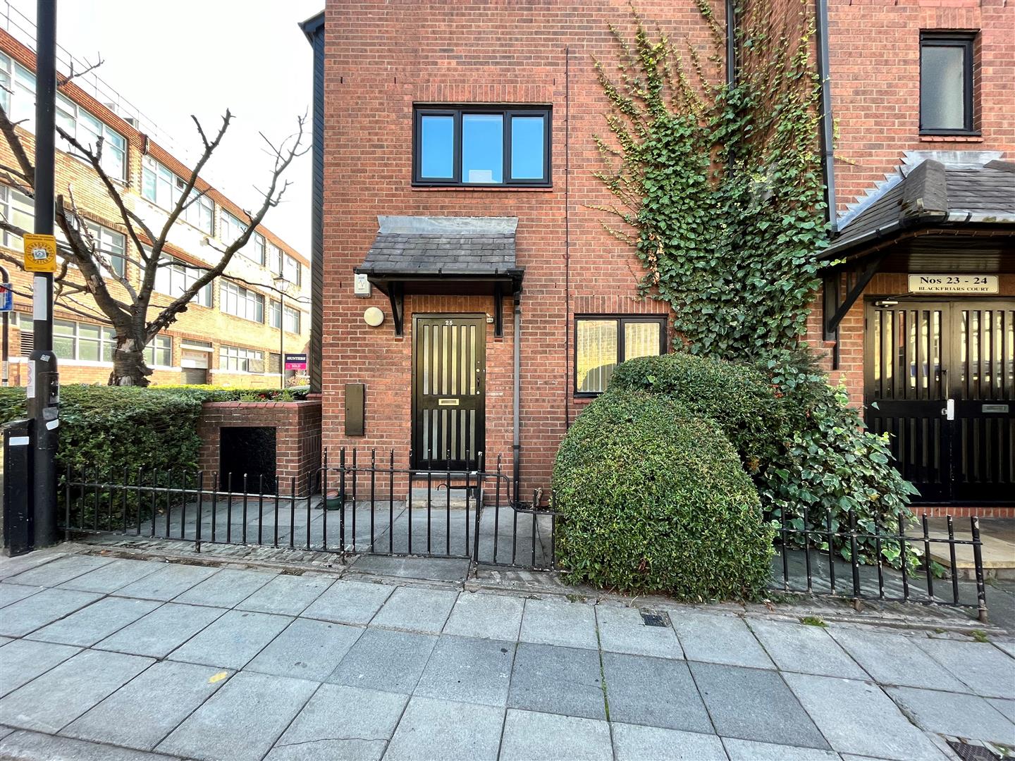 Flat Blackfriars Court in Newcastle upon Tyne