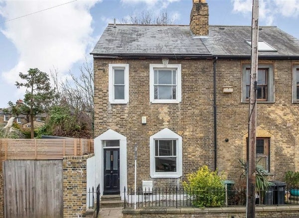 Flat Rokeby Road in London