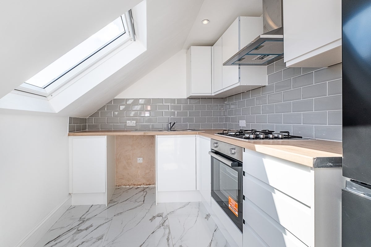 Flat Gambole Road in Greater London
