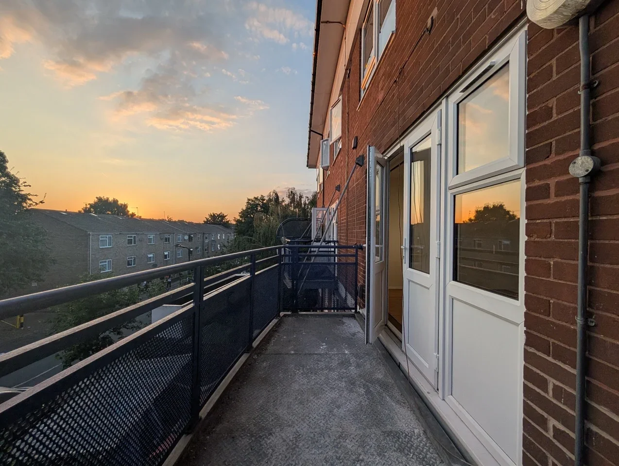 Flat Blackwell Close in Greater London
