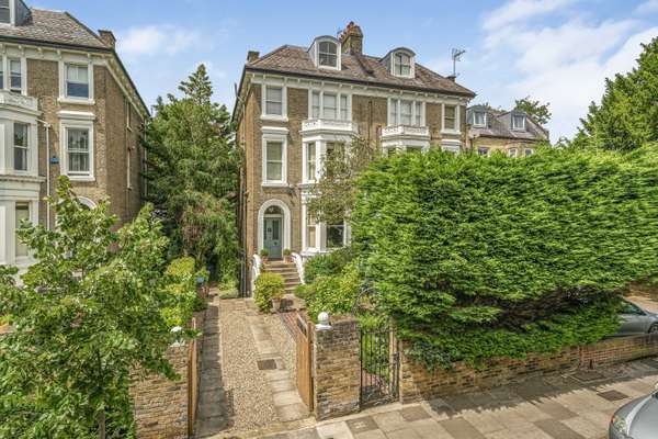 House Cambridge Park in Greater London