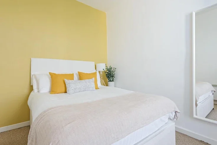 Flat Lauriston Place in City of Edinburgh
