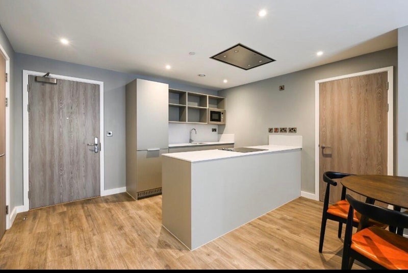 Room Skinner Lane in Leeds