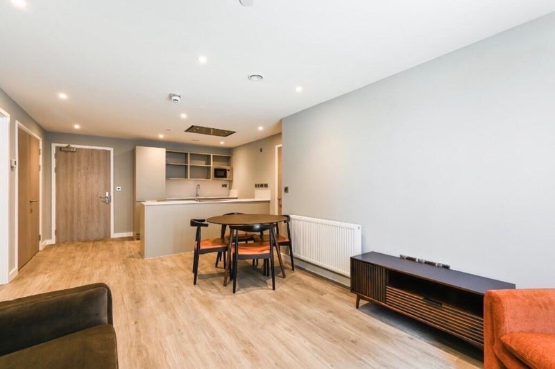 Room Skinner Lane in Leeds