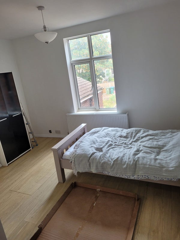 Room Marlborough Road in Coventry