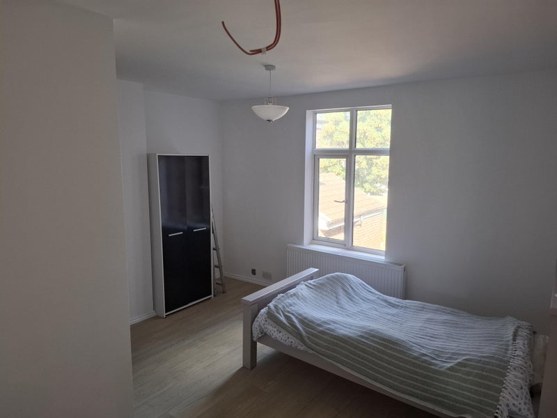 Room Marlborough Road in Coventry
