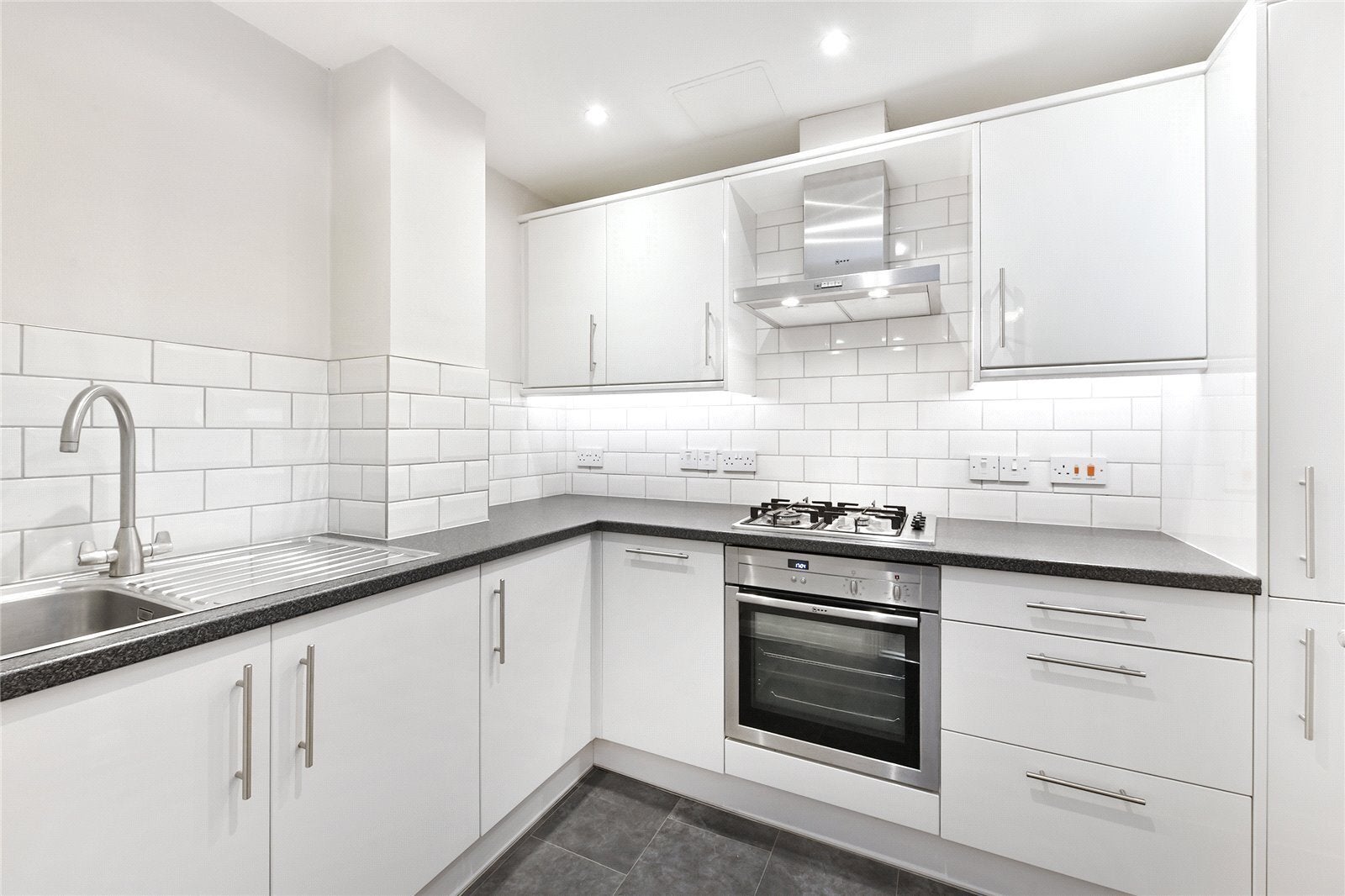Flat Collingham Road in Greater London