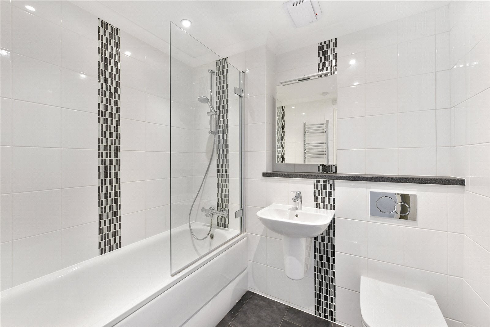 Flat Collingham Road in Greater London