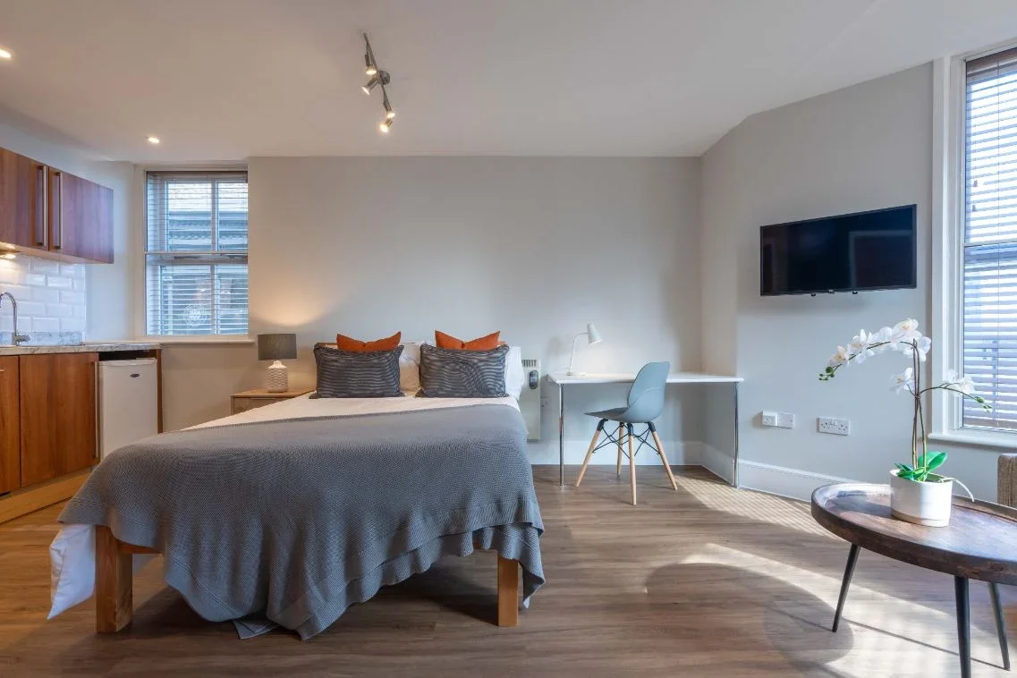 Flat Jesmond Road in Newcastle upon Tyne