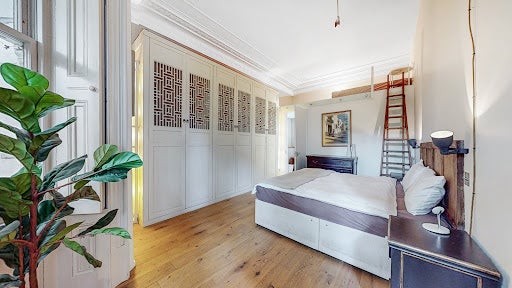 Flat Cornwall Gardens in Greater London