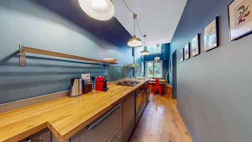 Flat Cornwall Gardens in Greater London