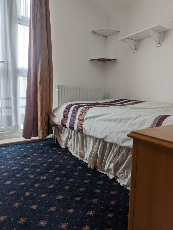 Room Devonshire Close in Greater London