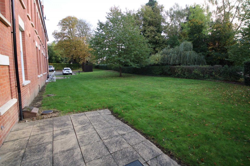 Flat Goldring Way in St Albans