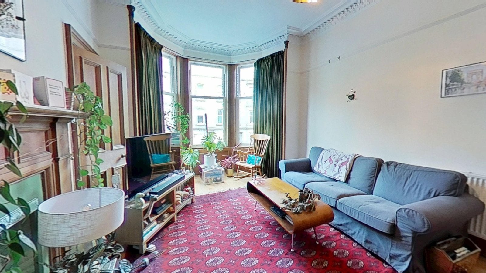 Flat Comely Bank Street in City of Edinburgh