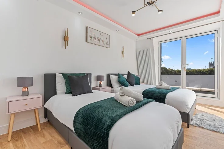 Flat Kennington Road in Greater London
