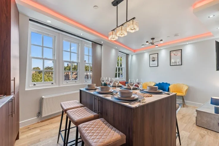 Flat Kennington Road in Greater London