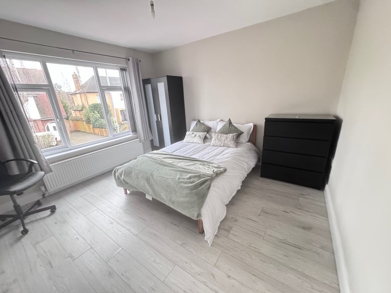 Room Cedar Avenue in Nottingham