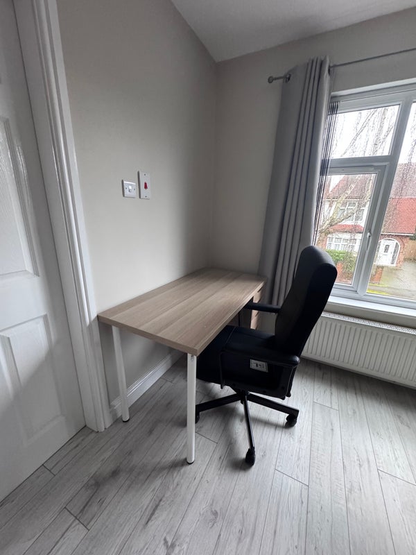 Room Cedar Avenue in Nottingham