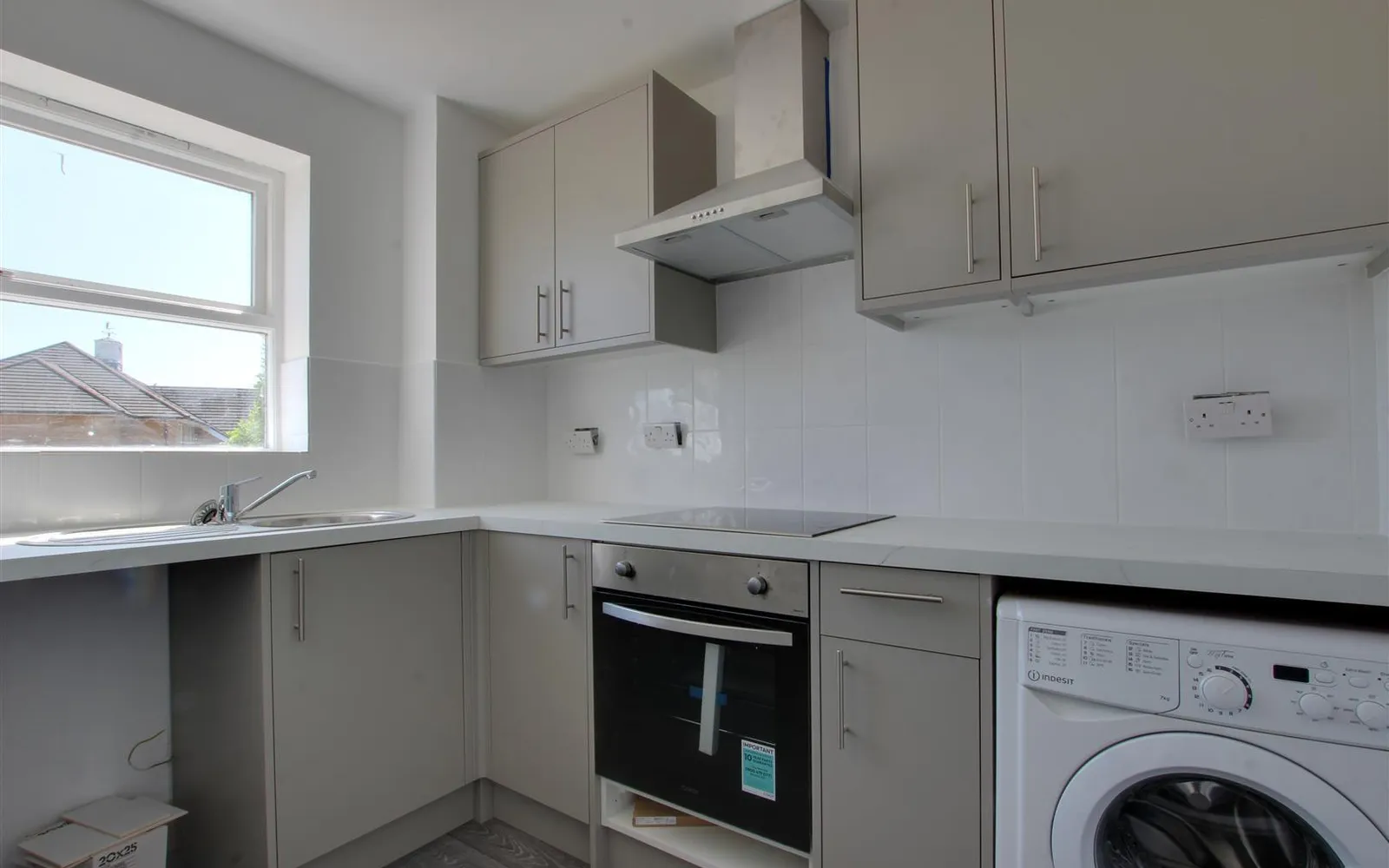 Flat Kirkland Drive in Greater London