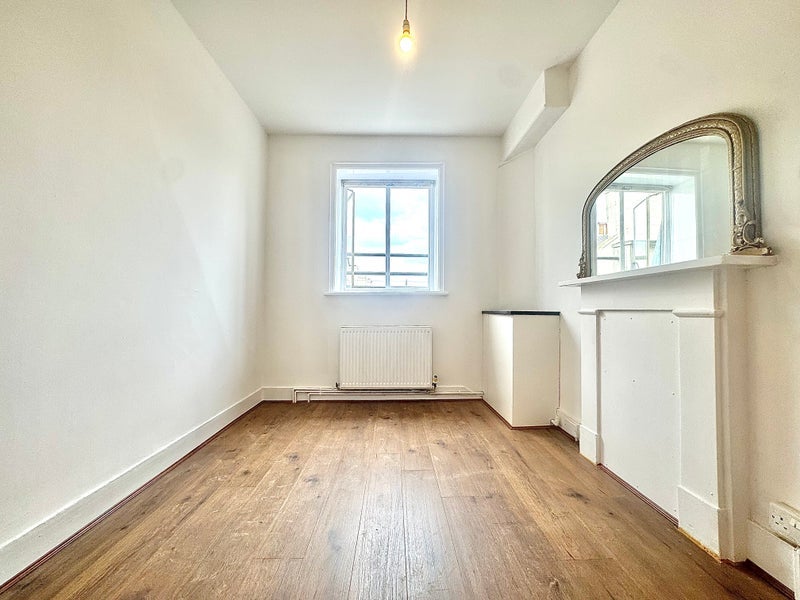 Room Lancaster Gate in City of Westminster