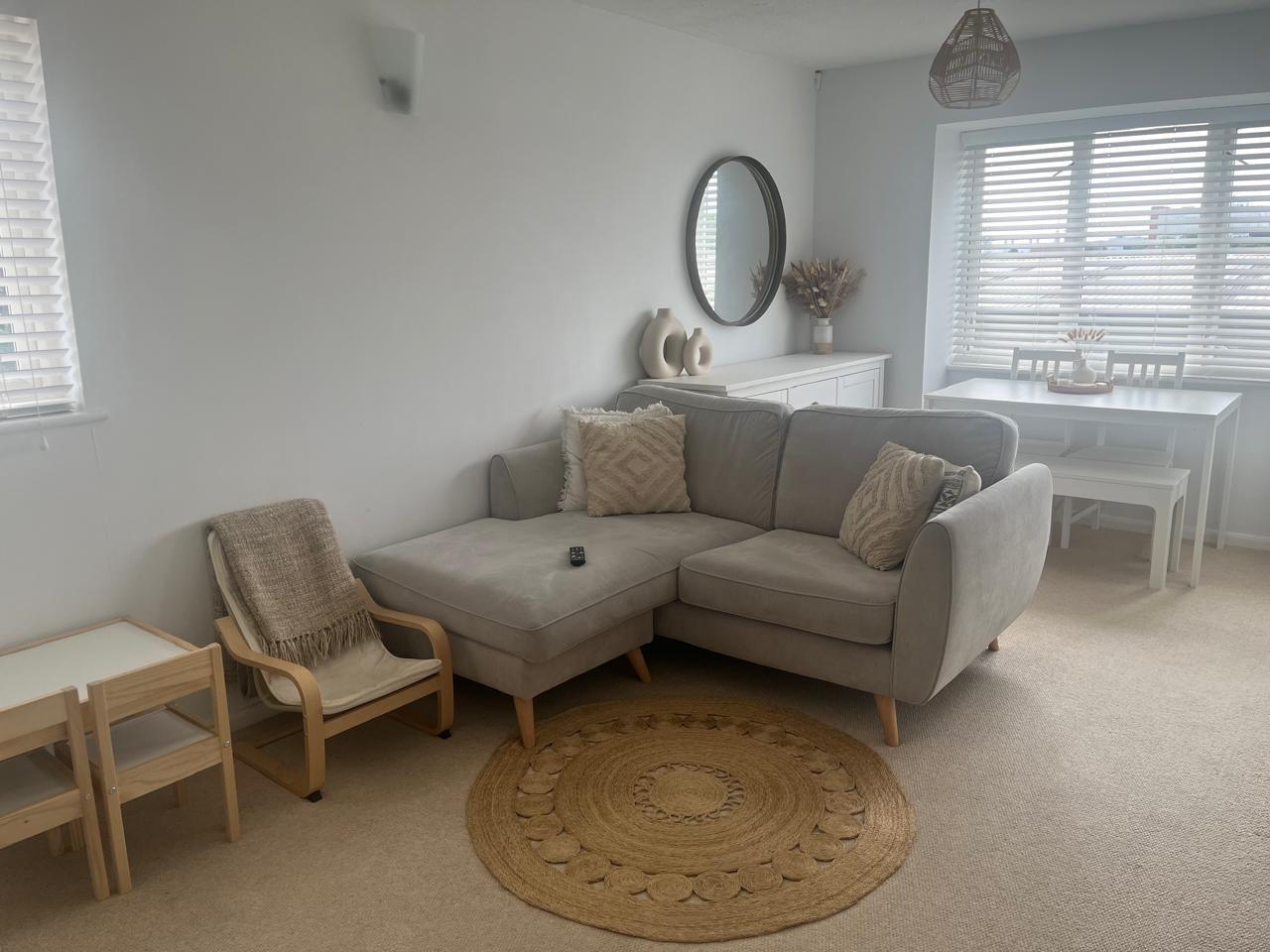 Flat Brimfield Road in Purfleet-on-Thames