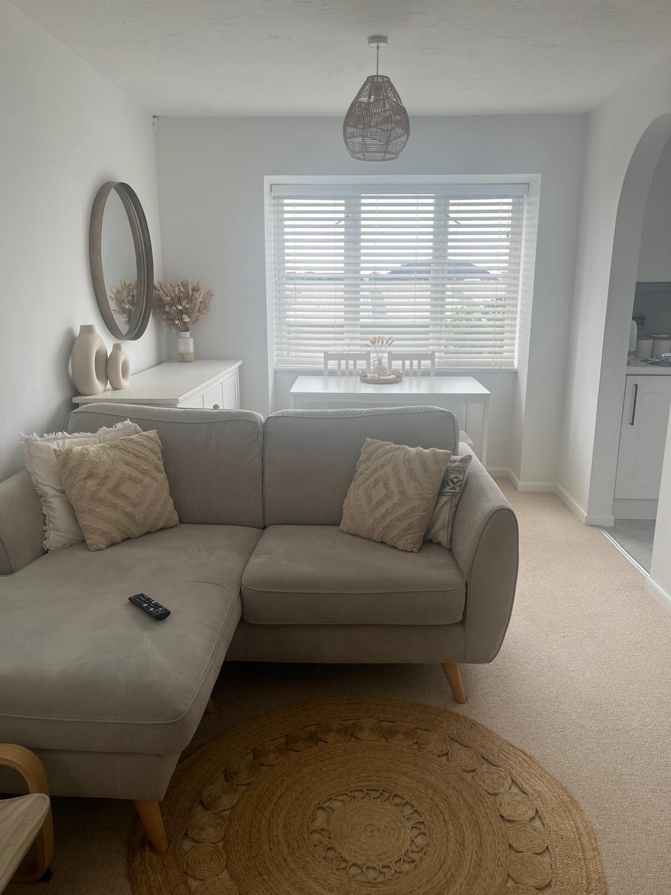 Flat Brimfield Road in Purfleet-on-Thames