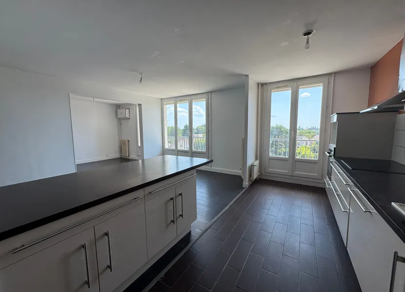 Flat Rue Jack London in Fleury-les-Aubrais