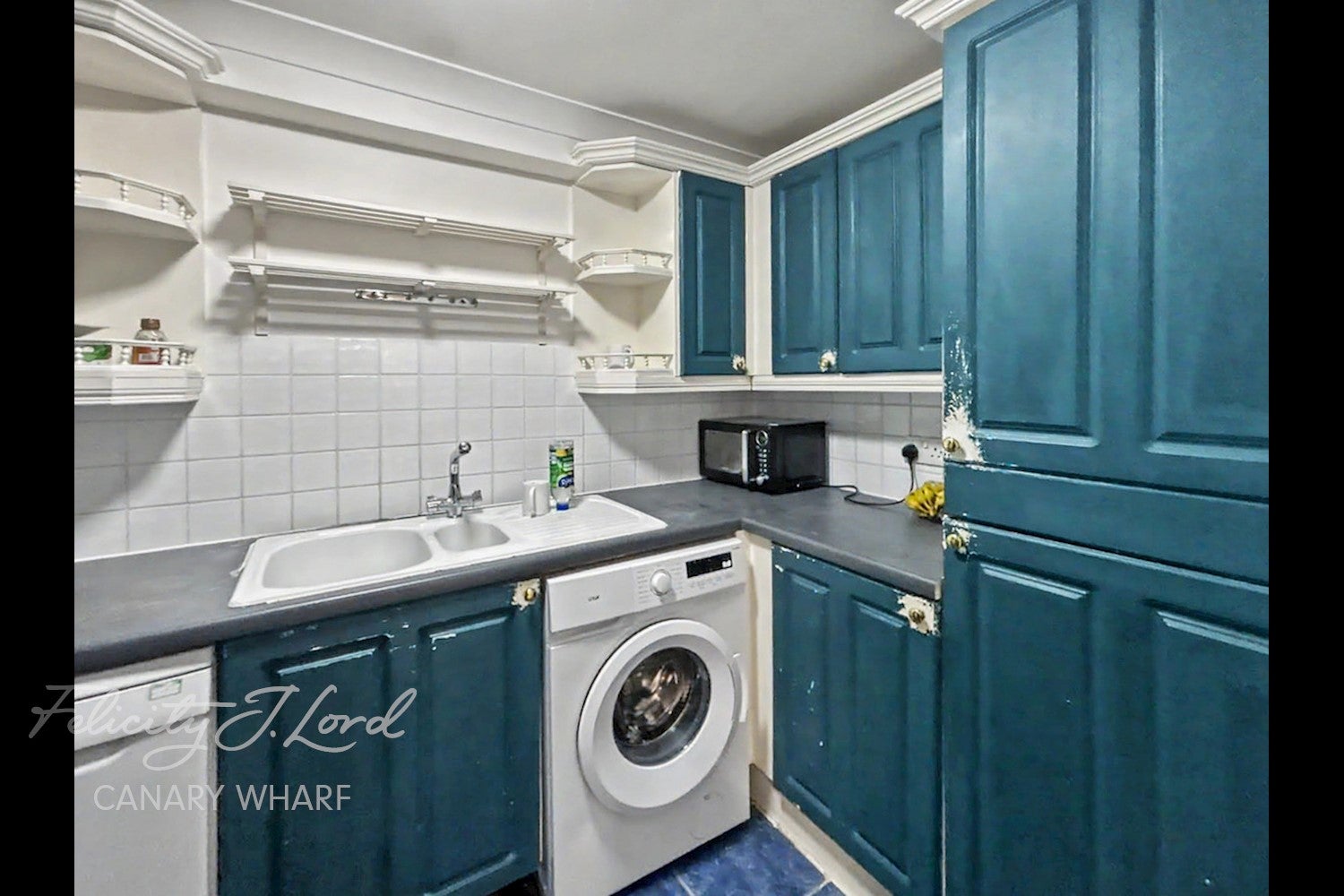 Flat Westferry Road in Greater London