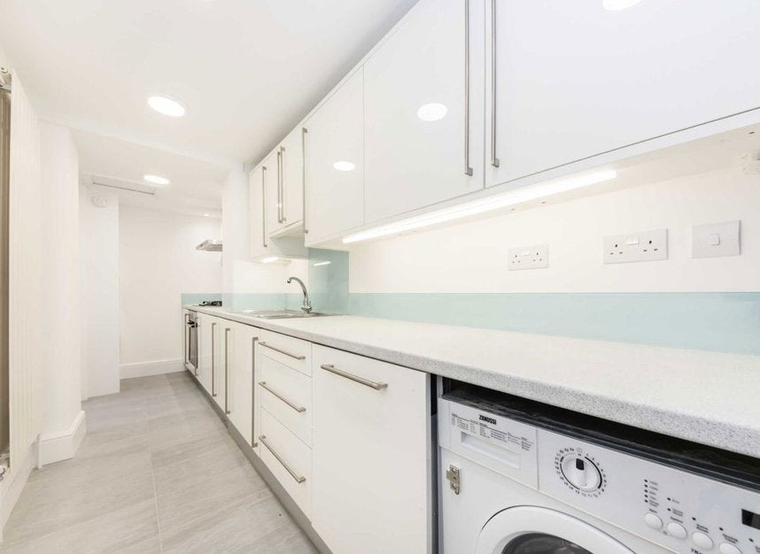 Flat Richmond Hill in Greater London