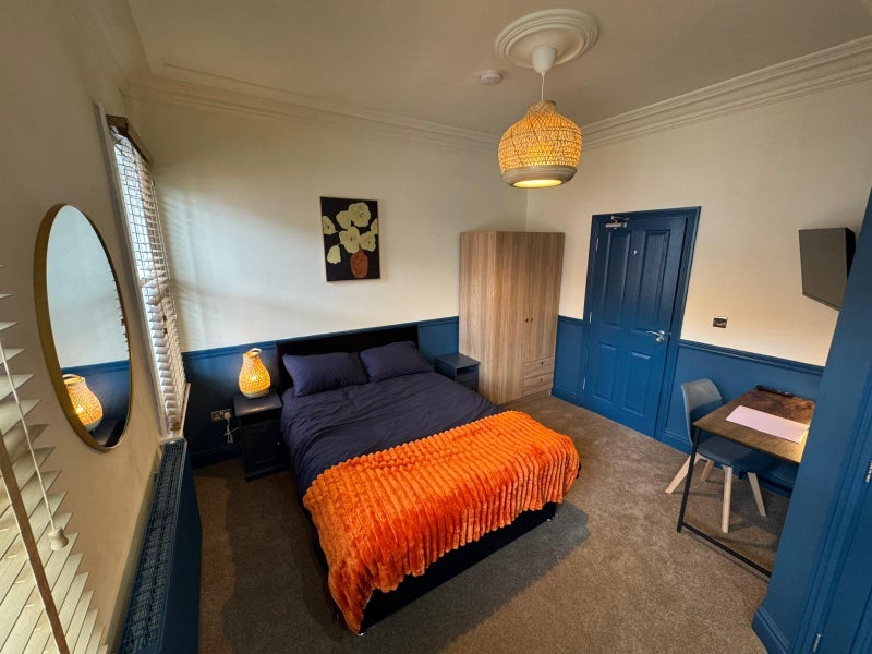 Room Wilfred Place in Stoke-on-Trent