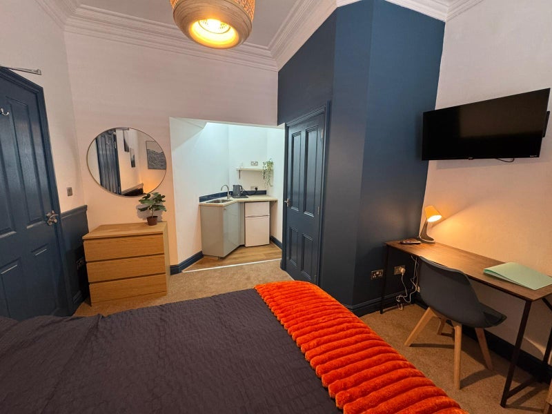 Room Wilfred Place in Stoke-on-Trent