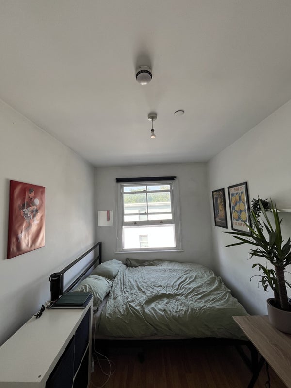 Room Latchmere Road in Greater London