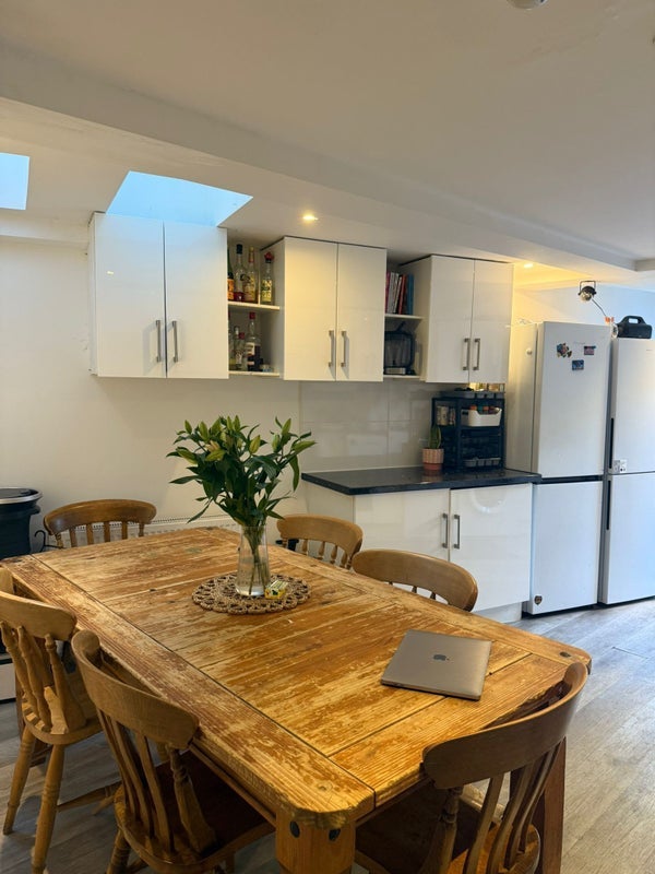 Room Latchmere Road in Greater London