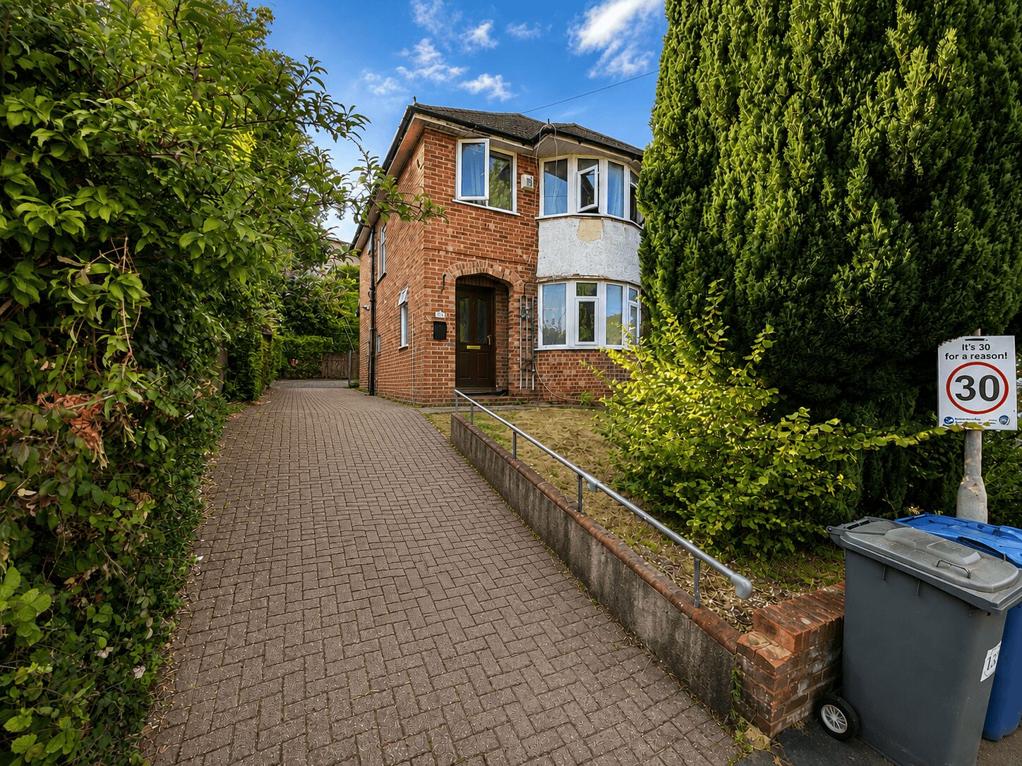 House Booker Lane in High Wycombe