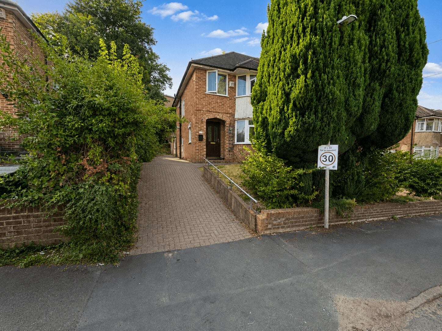 House Booker Lane in High Wycombe